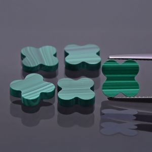 Clover from malachite 12x12 MM