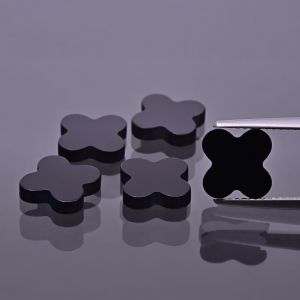 Clover from onyx 12x12 MM