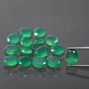 Oval stone, cone - green agate 6x4 MM